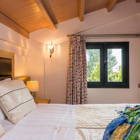 Pilot'S Villas Luxury Suites แอร์ซอนิสซอส ภายนอก รูปภาพ