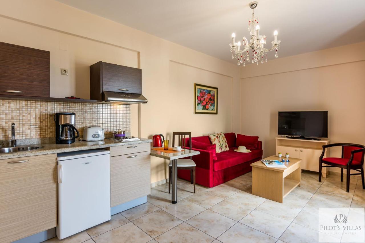 Pilot'S Villas Luxury Suites แอร์ซอนิสซอส ภายนอก รูปภาพ